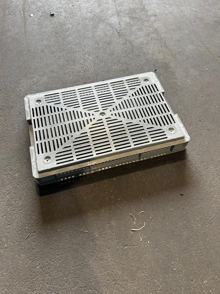 geperforeerde kratten 600x400 mm grijs hoogte 65mm, Gebruikt, 40 tot 60 cm, 50 tot 75 cm, Minder dan 35 cm