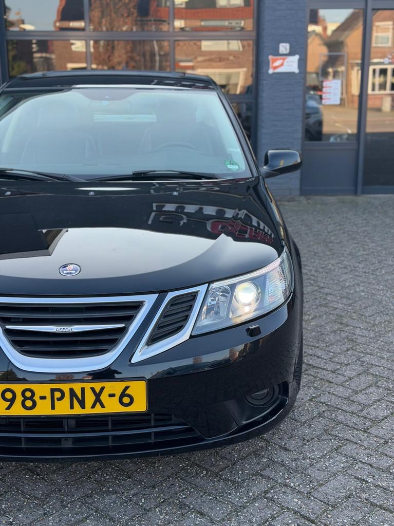 Saab 9-3 Sport Sedan 2.0t Norden Leer|Camera|Navi|Pano|Nap, Voorwielaandrijving, Gebruikt, 4 cilinders, Zwart