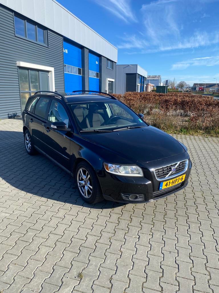 Volvo V50 1.6 D DRIVE KINETIC 2009 Zwart  nw apk, Auto's, Volvo, Voorwielaandrijving, 4 cilinders, Leder en Stof, Zwart