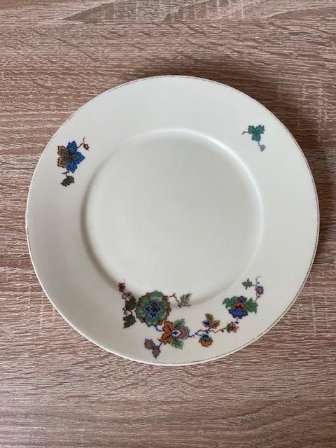 1 Ontbijtbord met bloemdecor, Overige materialen, Gebruikt, Ophalen of Verzenden, Bord(en)