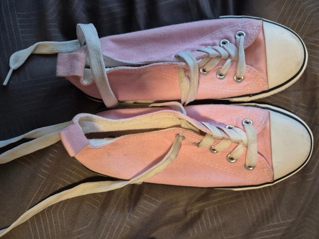 Gymschoenen maat 33, Kinderen en Baby's, Kinderkleding | Schoenen en Sokken, Ophalen, H&M, Zo goed als nieuw, Jongen of Meisje