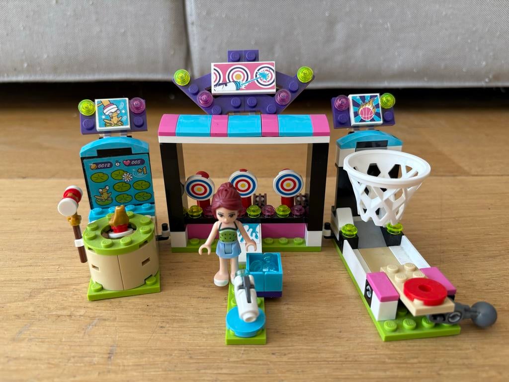 LEGO Friends 41127 Pretpark Spelletjeshal, Ophalen of Verzenden, Zo goed als nieuw, Complete set, Lego