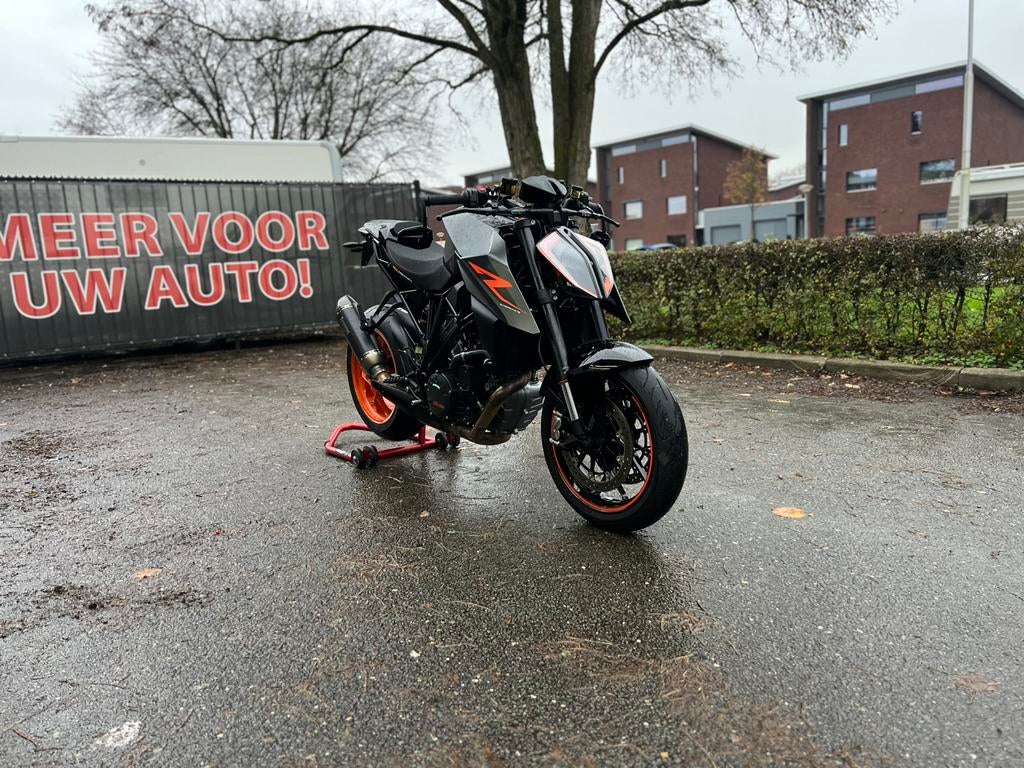 KTM Superduke 1290r gen2 met NIEUW gen3 blok! 0km!