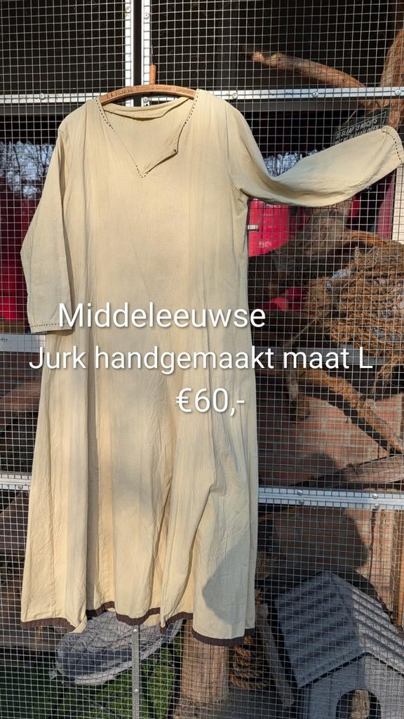 Middeleeuwse jurk, handgemaakt in dikke crème stof maat L, Ophalen of Verzenden, Gebruikt
