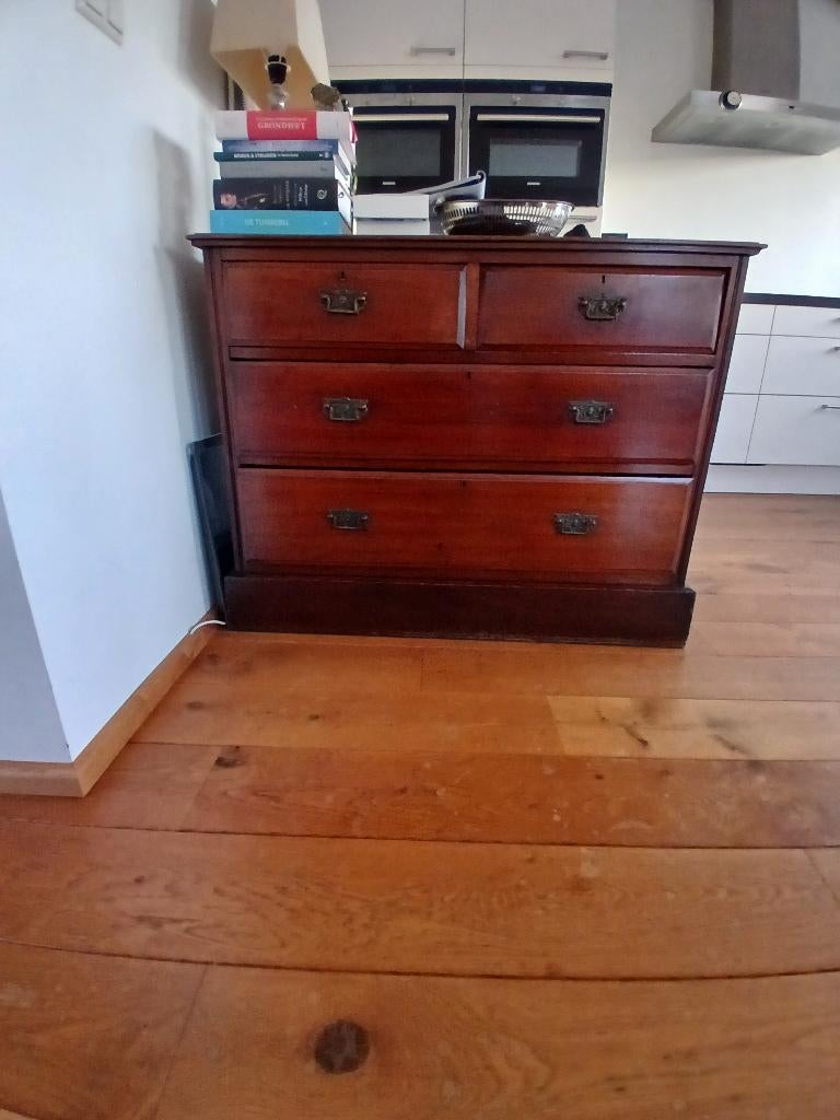 Oude houten ladekast of klein buffet met 4 laden, Ophalen, Gebruikt, 100 tot 150 cm, Klassiek