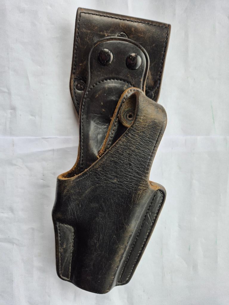GLOCK holster, Verzamelen, Militaria | Algemeen, Ophalen of Verzenden, Landmacht, Nederland, Embleem of Badge
