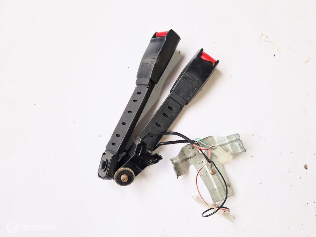 Gordelsloten voor. Volvo 240 2.3 GLT Inj. ('82-'94) 1370057, Gebruikt, Ophalen of Verzenden, Volvo, Volvo