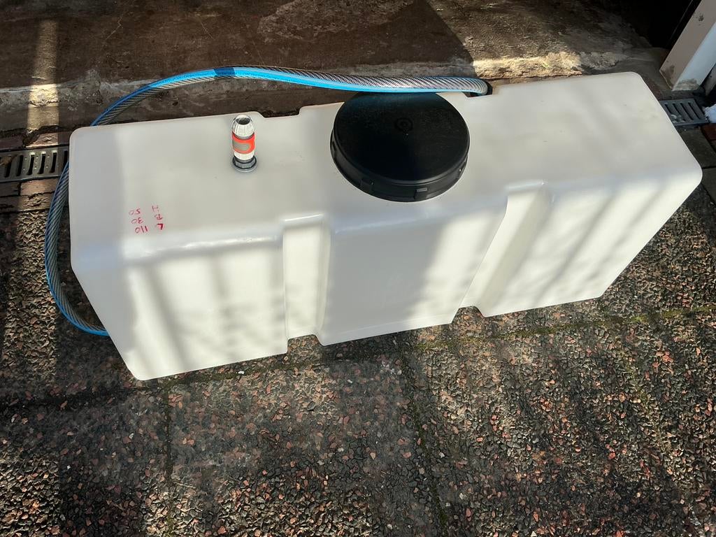 Osmose klein en smal tucker vat in nieuw staat , lees tex, 150 liter of meer, Ophalen, Zo goed als nieuw