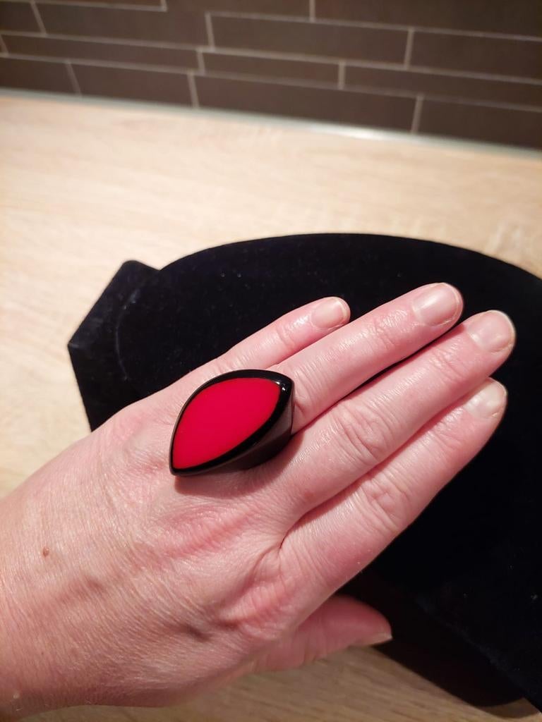 Zsiska ring - mt. M, Gebruikt, Zwart, Ophalen of Verzenden, 17 tot 18