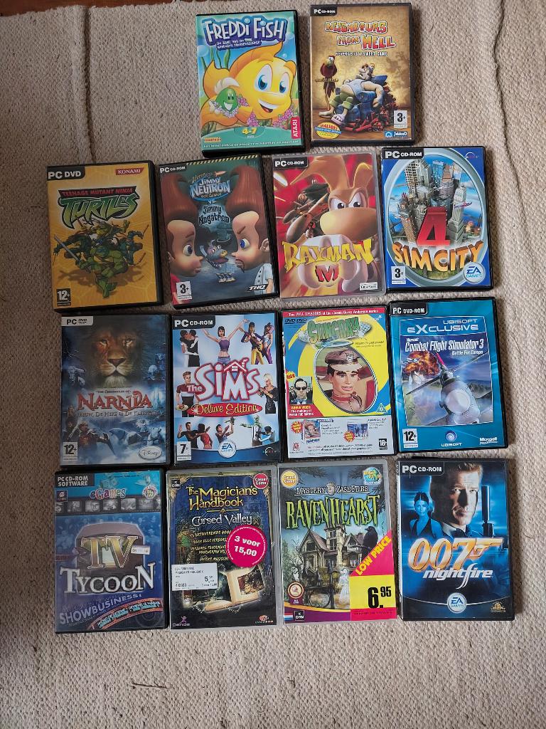 14 CD-rom spelletjes Sims, e.a., Spelcomputers en Games, Games | Pc, Gebruikt, Overige genres, 1 speler, Eén computer