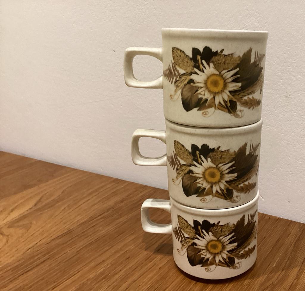 Vintage kopjes japandi style, Gebruikt, Ophalen of Verzenden, Overige stijlen, Kop(pen) en/of Schotel(s)