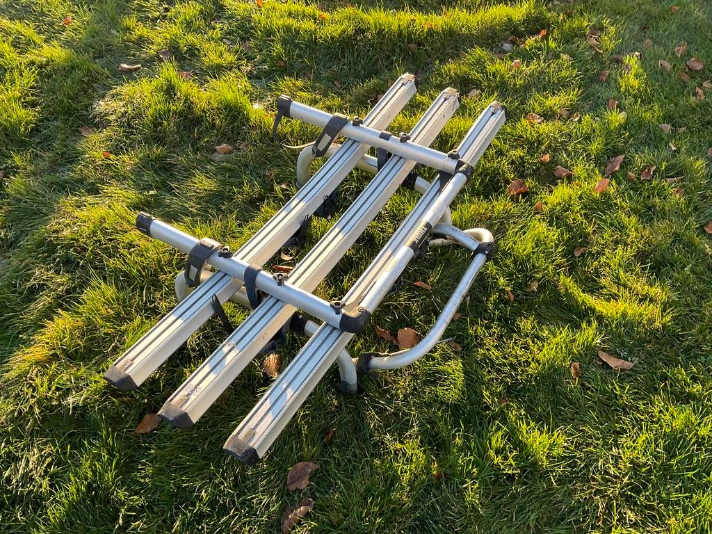 Thule fietsendrager achterzijde 3 rails, in nette staat, Doe-het-zelf en Verbouw, Metalen, Ophalen, Zo goed als nieuw