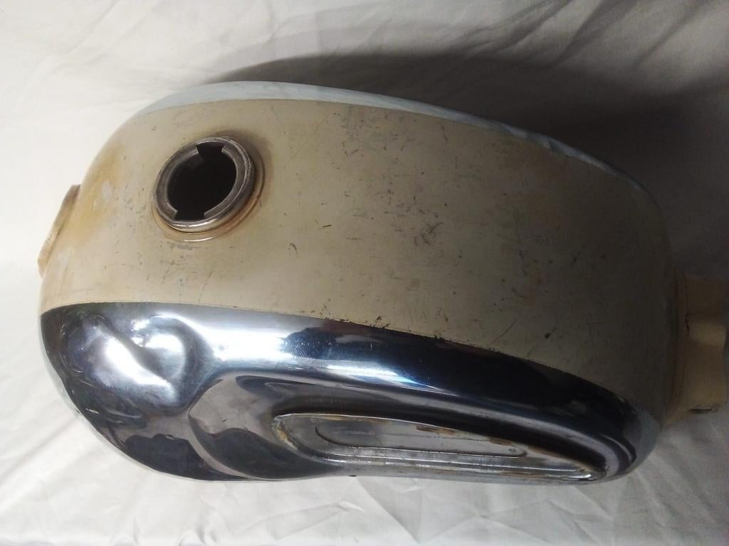 Tank bromfiets lichte beschadicht, Ophalen of Verzenden