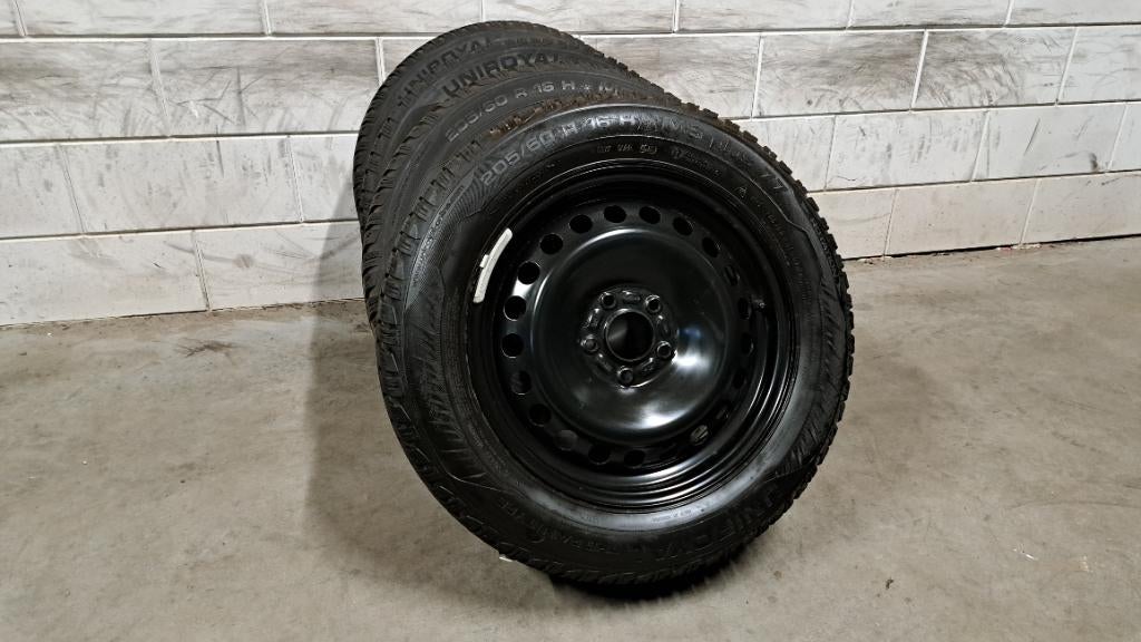 Winterbanden Ford Focus Mondeo C-Max V60 S60 V70 205/60/16, Gebruikt, 16 inch, Banden en Velgen, Personenwagen