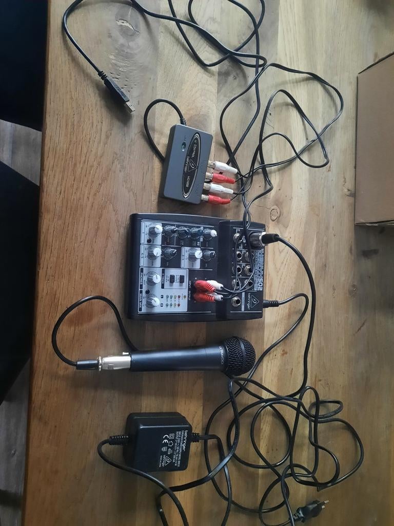 Behringer Xenyx 502 Mengpaneel + U-Control UCA200, Muziek en Instrumenten, Mengpanelen, Ophalen of Verzenden, Gebruikt, Minder dan 5 kanalen