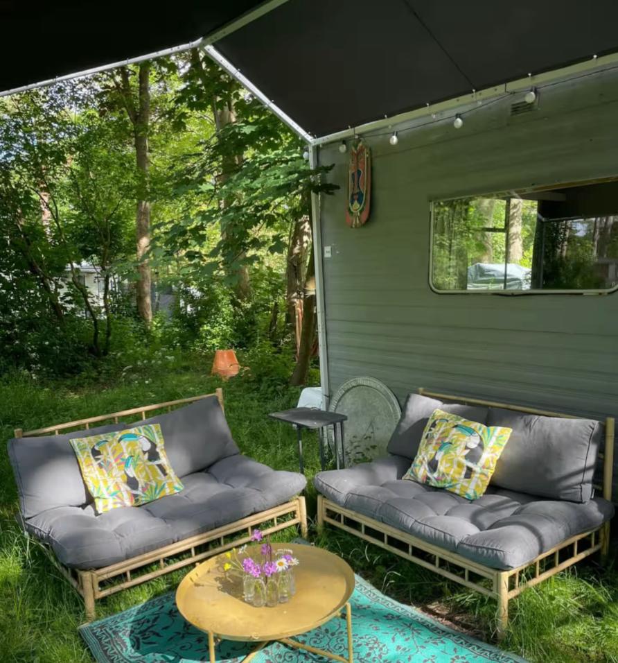 Op vakantie in vintage stacaravan op camping Bakkum