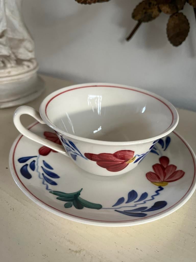 Antieke theekop met schotel Petrus Regout Boerenbont, Antiek en Kunst, Antiek | Servies los, Ophalen of Verzenden