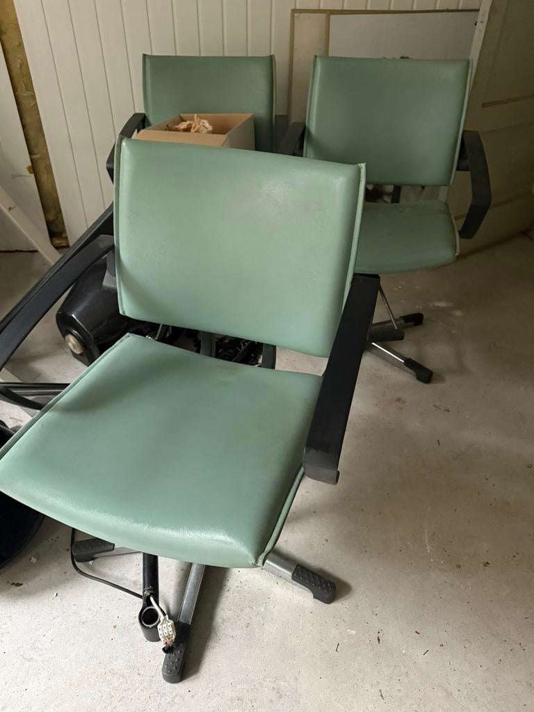 Kappers stoelen en droogkap, Ophalen of Verzenden, Gebruikt, Vier