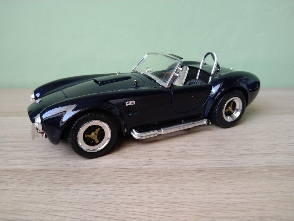 Shelby Cobra 427 SC 1965 Road Tough 1:18, Ophalen of Verzenden, Zo goed als nieuw, Auto, Overige merken