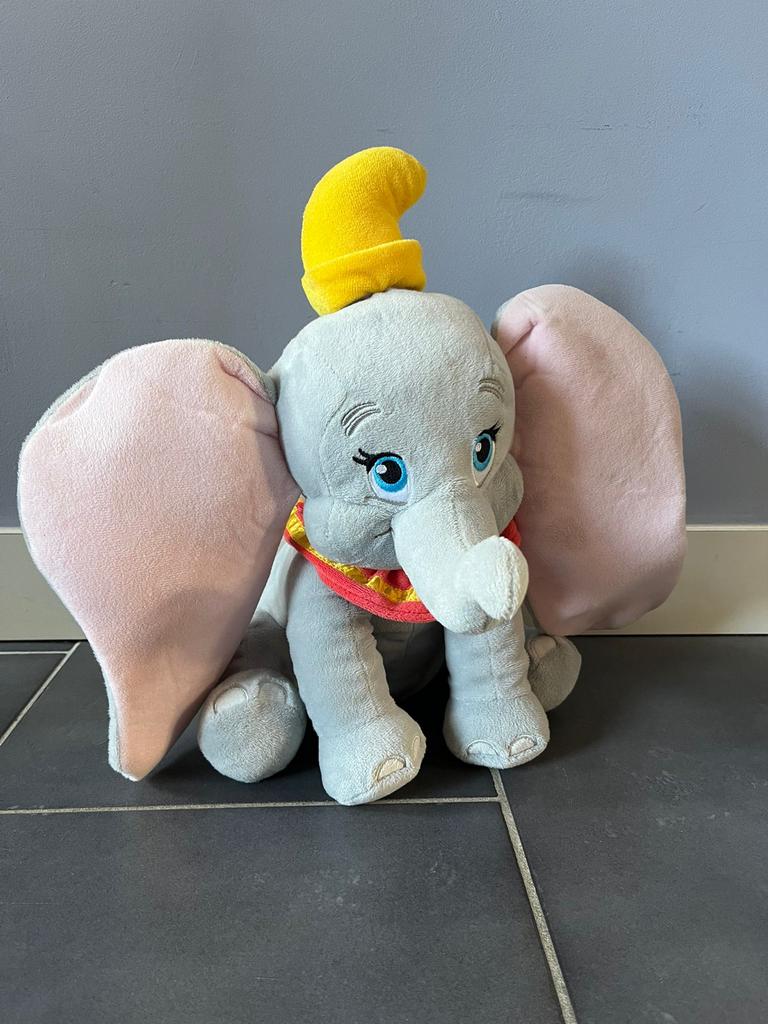 Dumbo Knuffel - Disney store Parijs, Ophalen of Verzenden, Zo goed als nieuw, Olifant