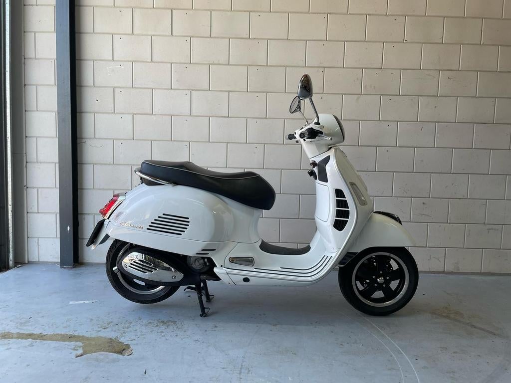 Vespa GTS 300 - Bouwjaar 2009, Ophalen of Verzenden, Gebruikt, Maximaal 45 km/u, Overige modellen