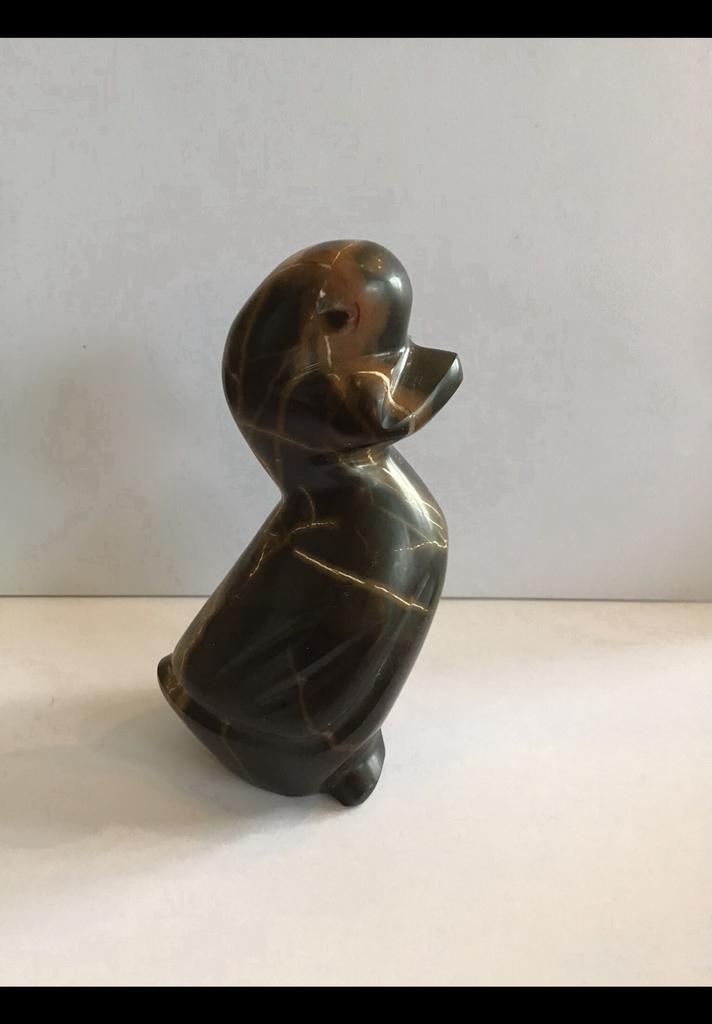 Mooi marmeren eendje. Ong 10,5 centimeter hoog, bruin marmer, Ophalen of Verzenden