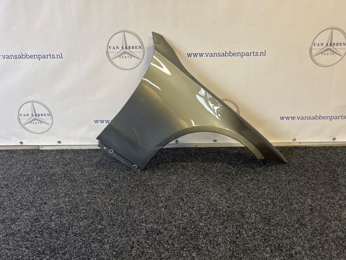 Scherm rechts-voor van een Mercedes C-Klasse (7992), Gebruikt, -, -, 3 maanden garantie