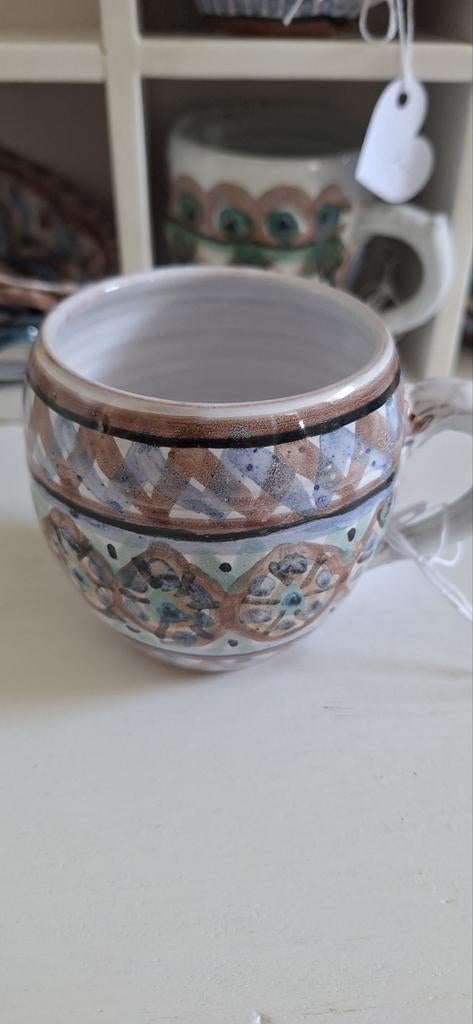 6 vintage handgemaakte bekers, keramische mokken, koppen, Ophalen of Verzenden, Zo goed als nieuw, Overige stijlen, Kop(pen) en/of Schotel(s)
