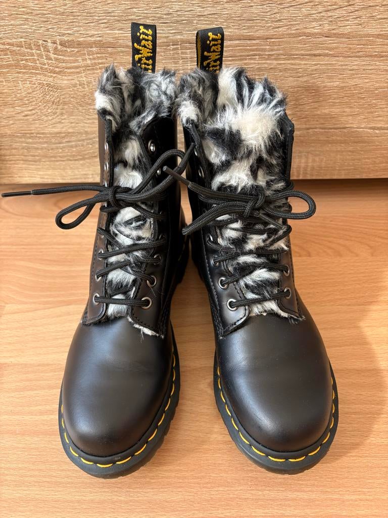 Dr. Martens laarzen met bont, maat 38, Ophalen of Verzenden, Nieuw, Zwart, Lage of Enkellaarzen