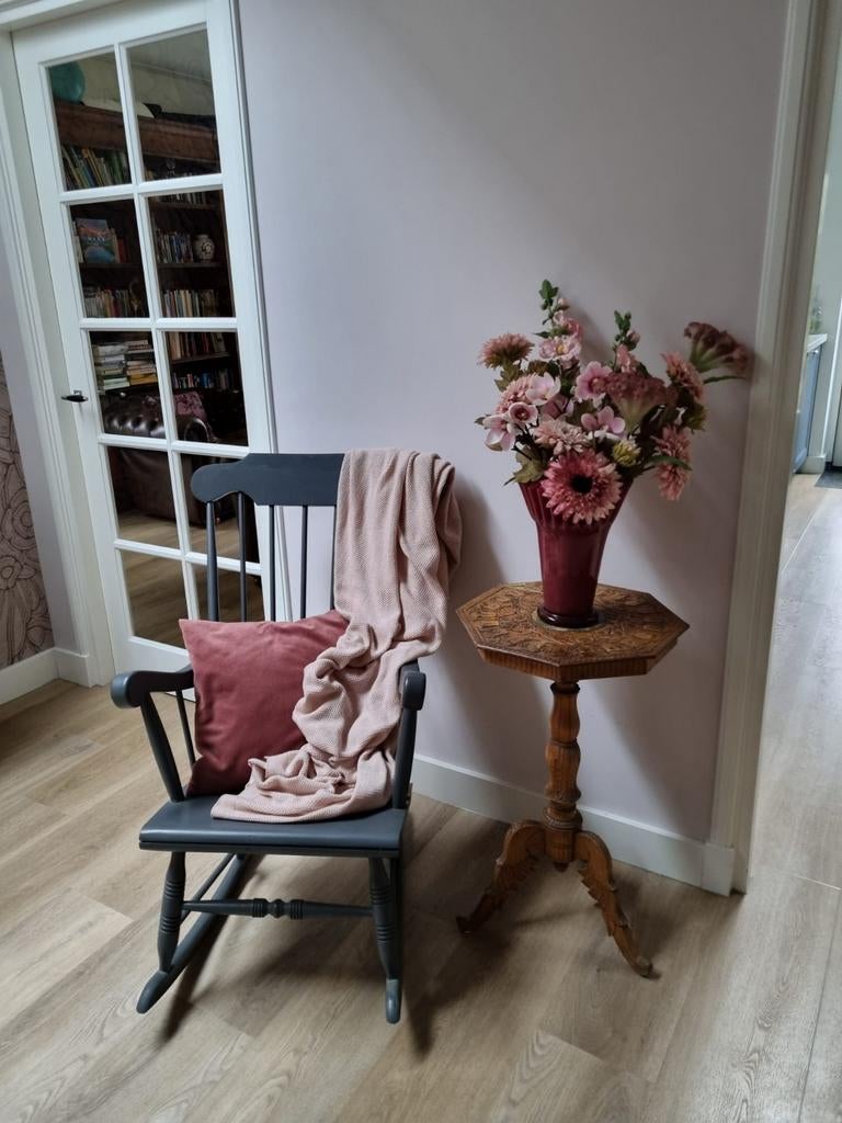 Mooie oude schommelstoel, grijs geverfd, Ophalen