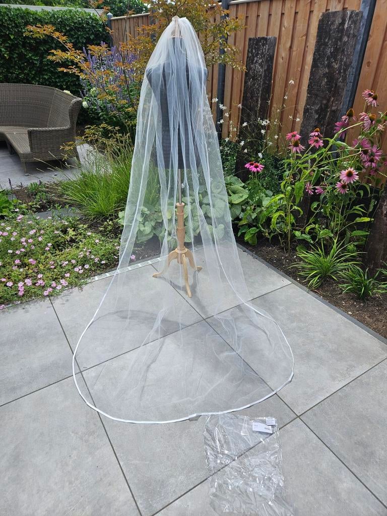 Prachtige sluier nieuw satijn afgewerkt 250 cm ivory, Ophalen of Verzenden, Nieuw, Accessoires