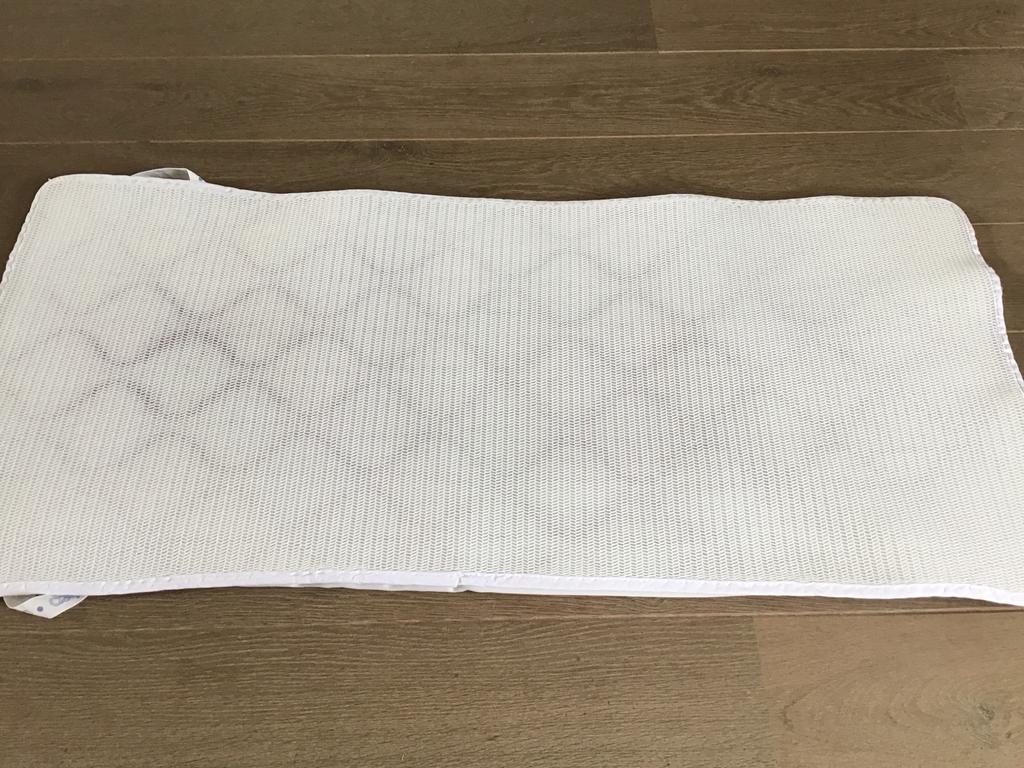 Aerosleep matrasje voor ledikantje + hoeslakentje, Ophalen, Gebruikt, Minder dan 140 cm, Matras