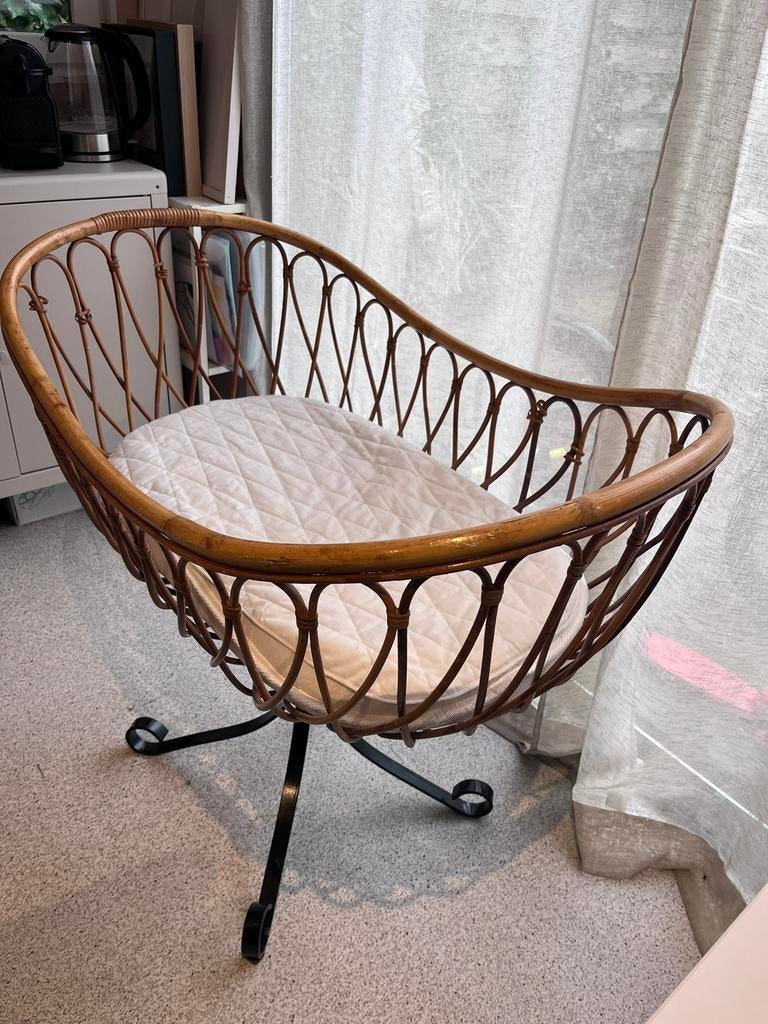 Vintage rotan wiegje incl. matras, Ophalen, Gebruikt, Wieg