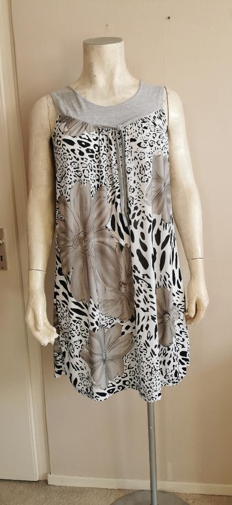 234 .. zgan jurk maat 46 ??, Ophalen of Verzenden, Zo goed als nieuw, Overige kleuren, Jurk