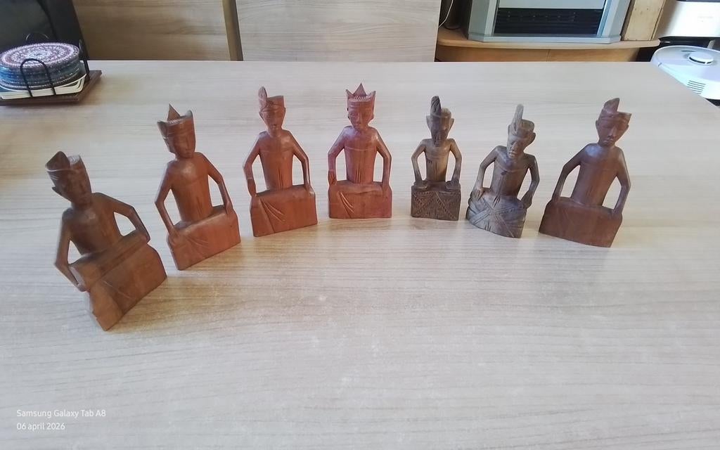 Javaans Muziek Orkest - 7 Houten Muzikanten Beeljes ca.13 cm, Antiek en Kunst, Kunst | Beelden en Houtsnijwerken, Groep mensen