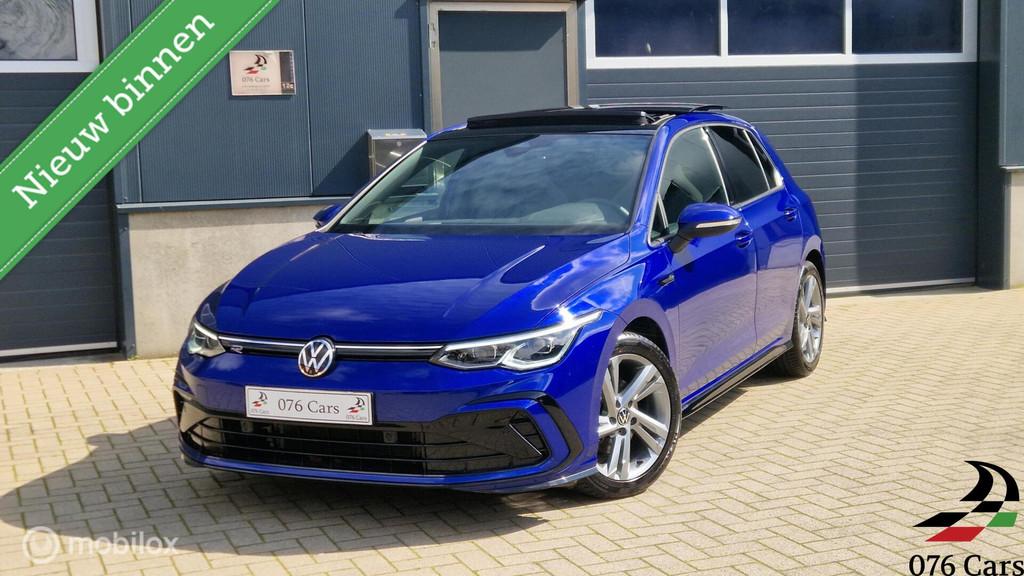 Volkswagen Golf 1.5 eTSI R-Line IQ LIGHTS PANO 42000 KM DEAL, Auto's, 1498 cc, 4 cilinders, Blauw, Bedrijf