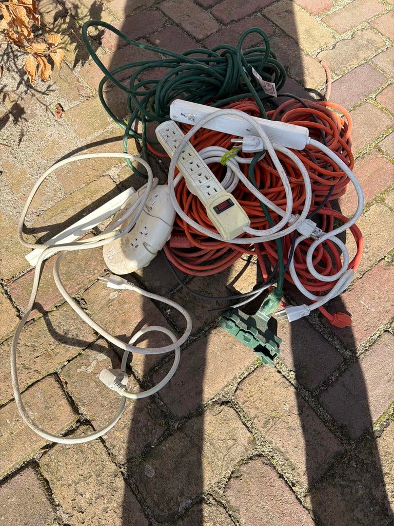 US verlengsnoeren en stekkerdozen met Amerikaanse stekker, Ophalen, Gebruikt, Kabel of Snoer