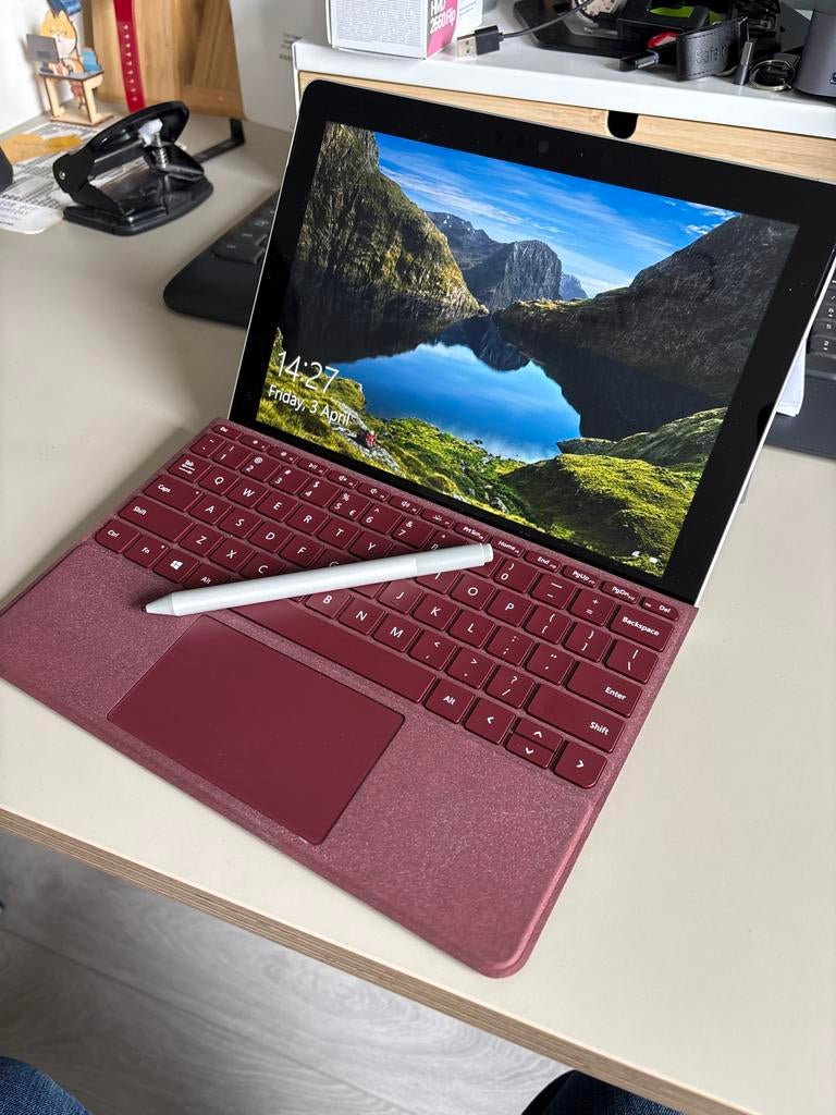 Microsoft Surface Go met toetsenbord, pen en hoes, Computers en Software, Windows Laptops, Ophalen, Gebruikt, Qwerty, 8 GB