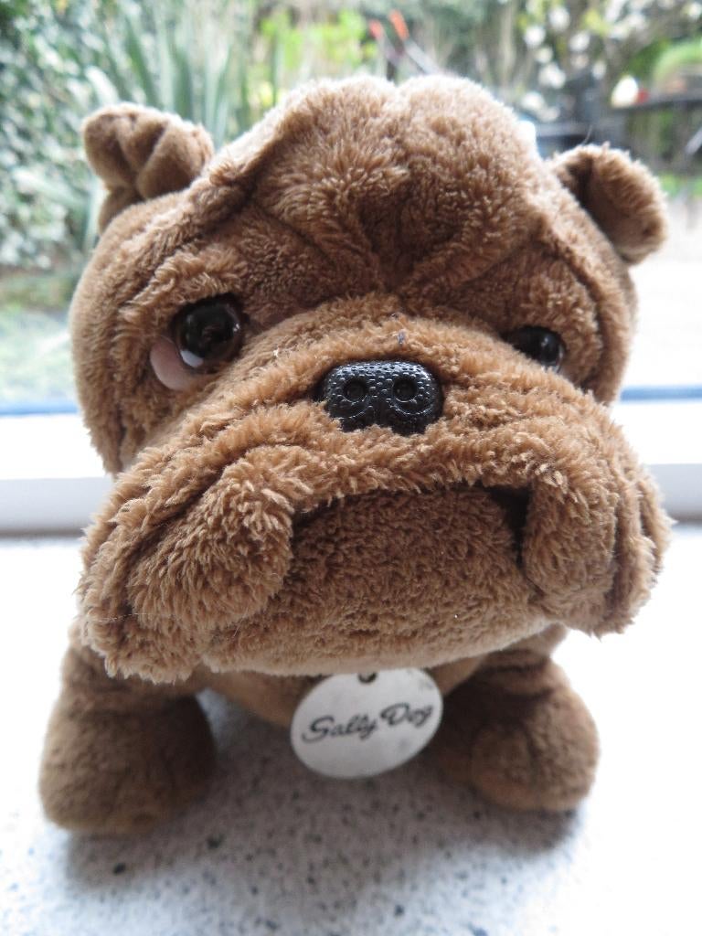 Buldog hond Salty Dog met nepleren halsband en penning, Wasbaar, Zo goed als nieuw, Klein (minder dan 20 cm), Bruin