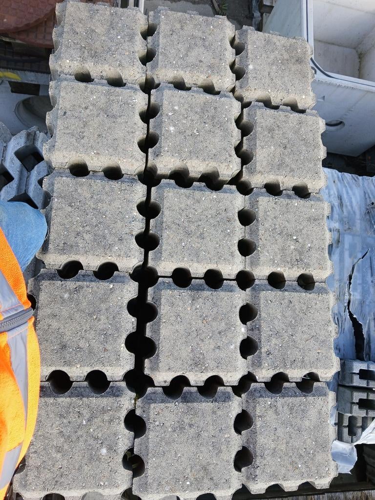 30 M2 nieuwe greenstone grasbetontegels, Ophalen, Nieuw, 10 m² of meer, Beton