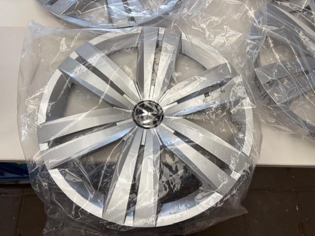 Wieldop 16" VW Caddy Nieuw in de verpakking! 5TA 601 147 B, Auto diversen, Ophalen of Verzenden, Nieuw