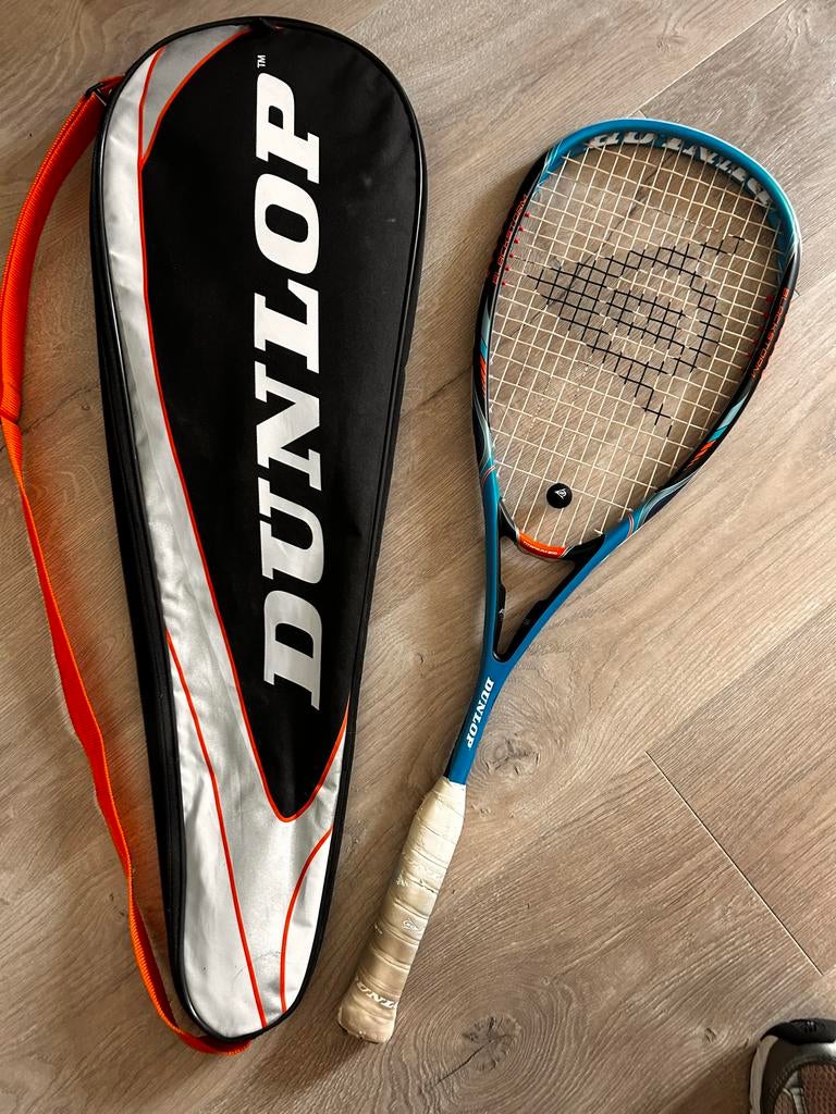 Dunlop squash racket, Sport en Fitness, Squash, Ophalen of Verzenden, Gebruikt, Racket, Met hoes