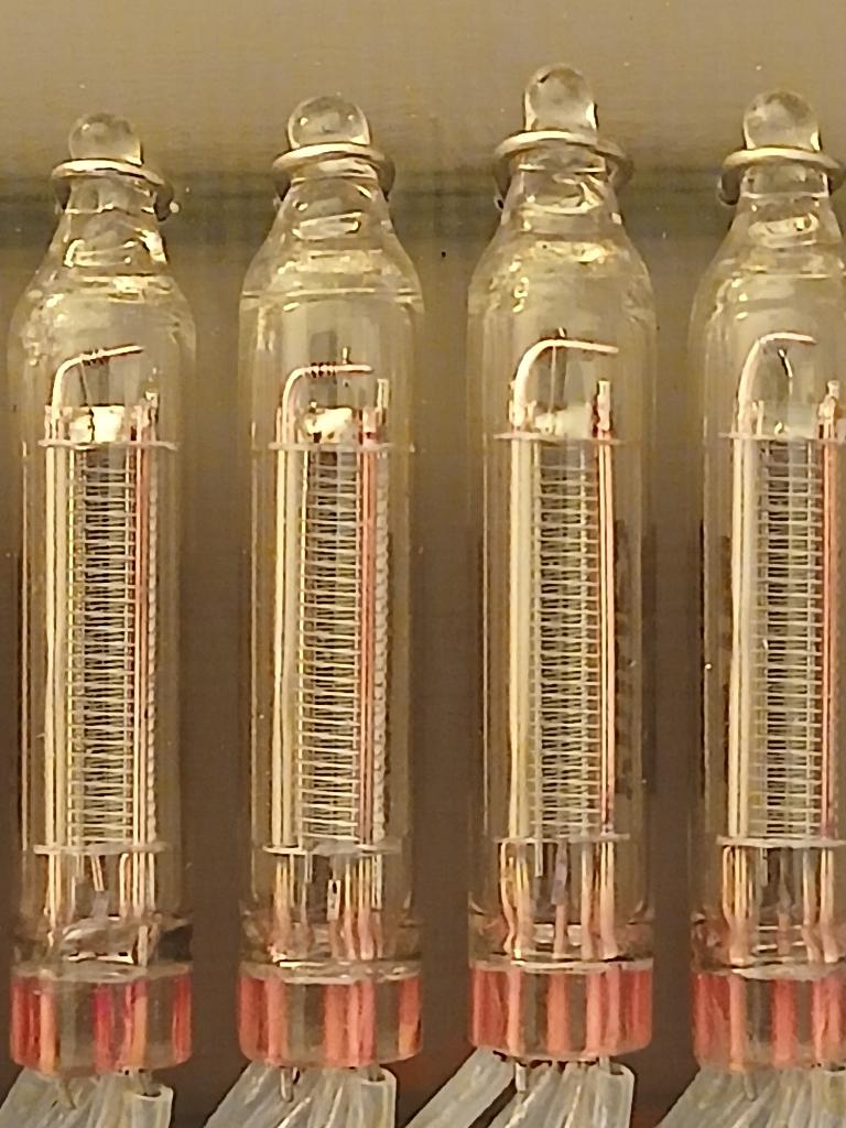 Vintage insteekkaart met 58 stuks DM-160 VFD., Hobby en Vrije tijd, Ophalen of Verzenden, Nieuw