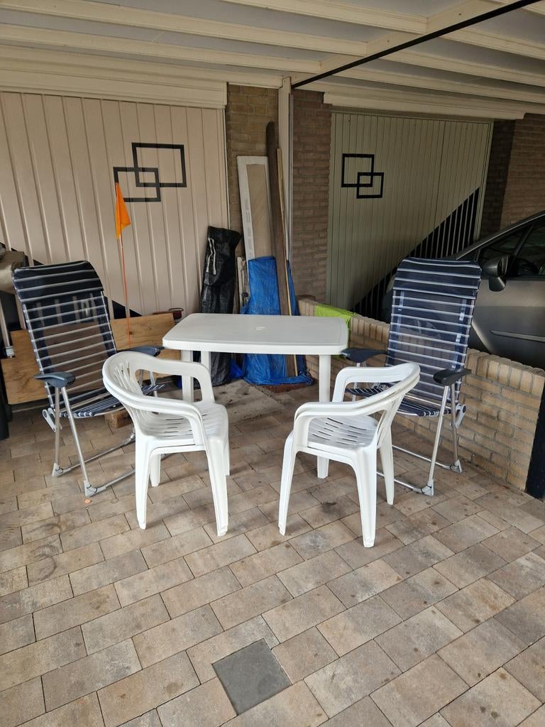 Tafel met stoelen., Ophalen, Kunststof, 2 zitplaatsen