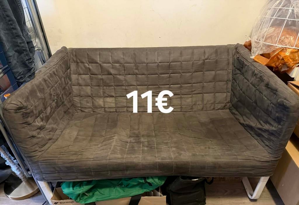 Donkergrijze tweezitsbank, Ophalen