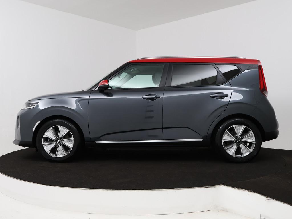 Kia e-Soul ExecutiveLine 64 kWh | 96.4%SOH | Lederen bekledi, 12 maanden, Gebruikt, Zwart, 1657 kg