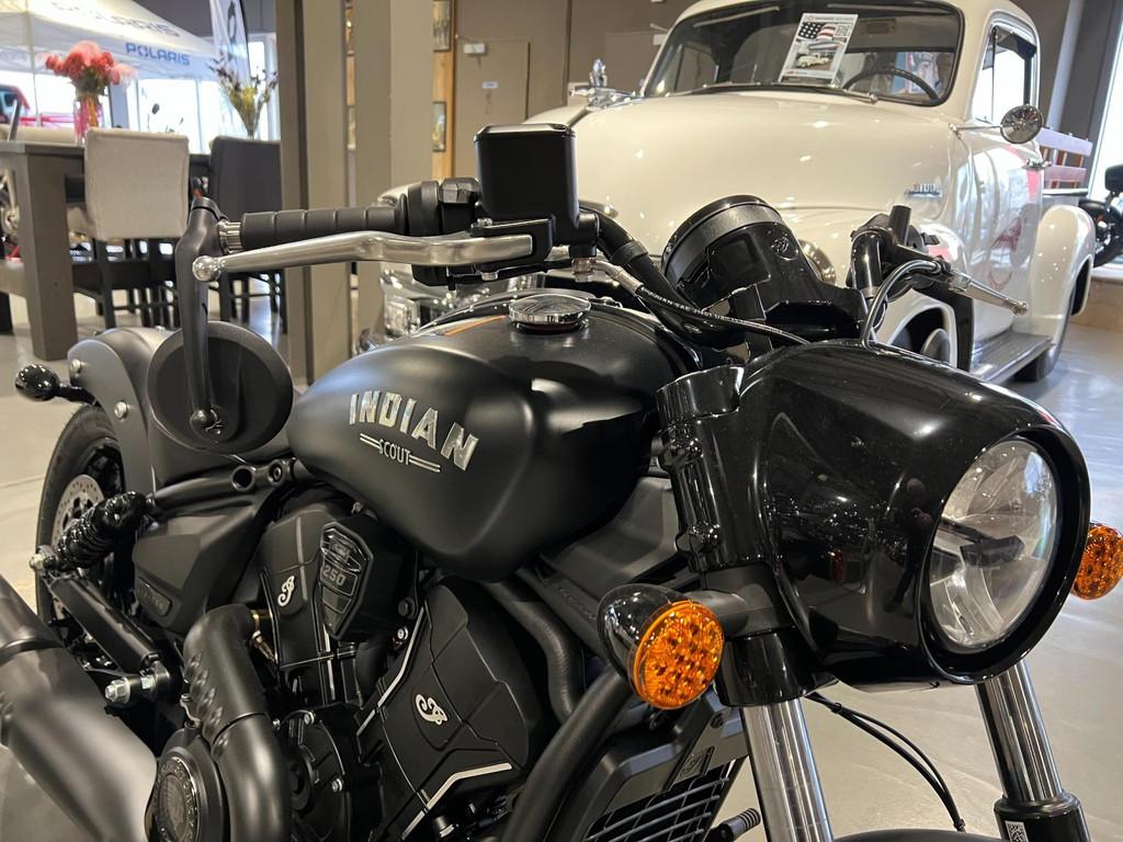 Indian Chopper 76 Scout Bobber Limited +Tech - foto 2