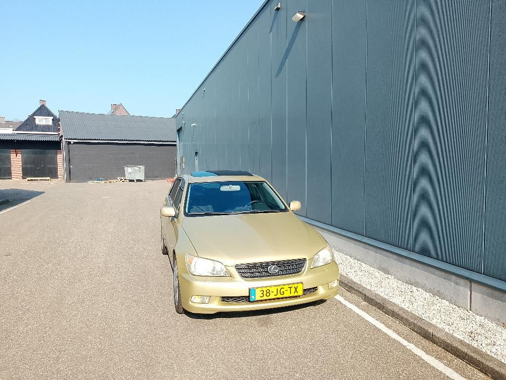 Lexus IS 300 3.0 Sportcross Executive AUT 2002 Beige, Auto's, Lexus, Automaat, 213 pk, Beige, Origineel Nederlands