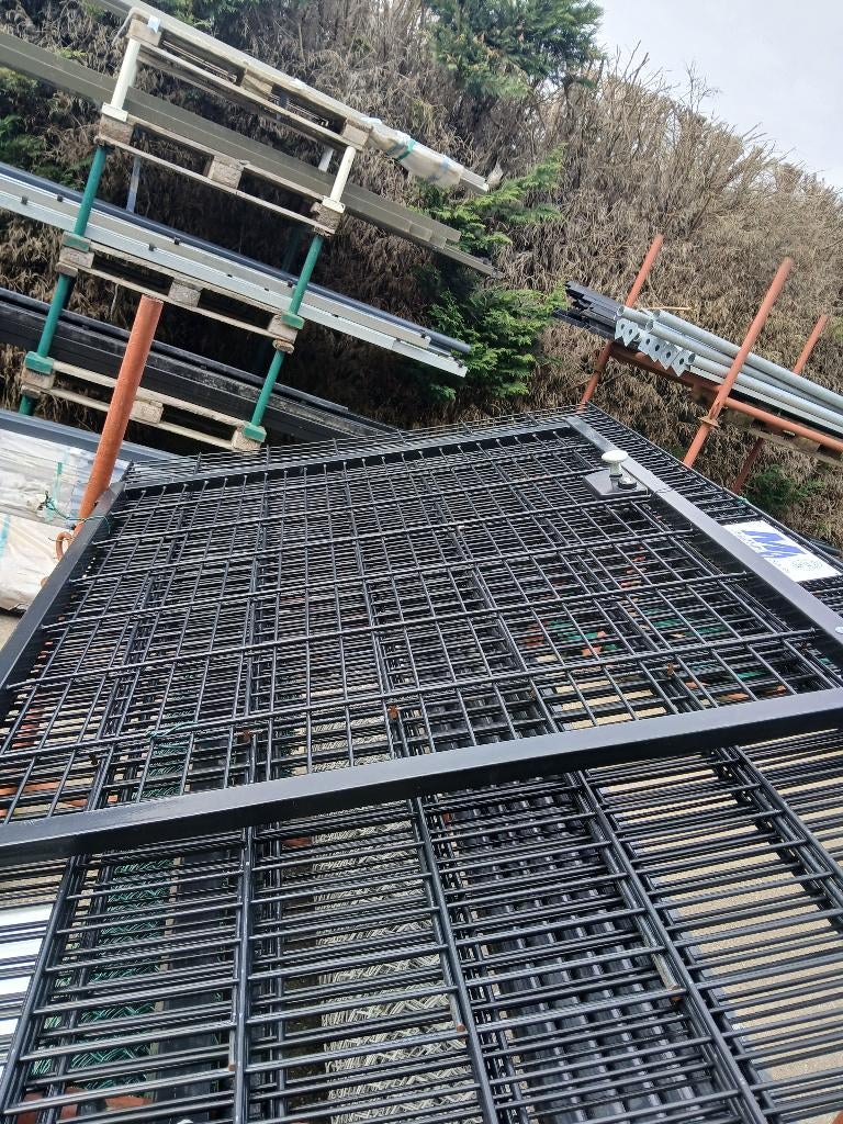 Staalmat poort + hekken, Ophalen, Gebruikt, 100 tot 150 cm, 100 tot 150 cm