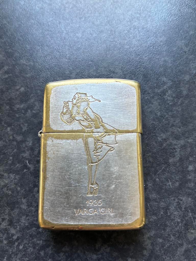 Vintage Zippo aansteker Varga Girl 1935, Ophalen of Verzenden, Gebruikt, Aansteker